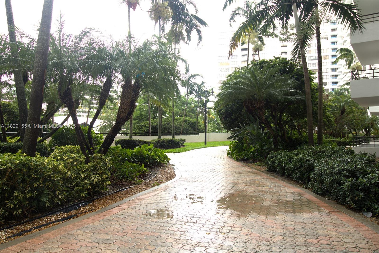 OLYMPUS CONDO PHASE - Residential