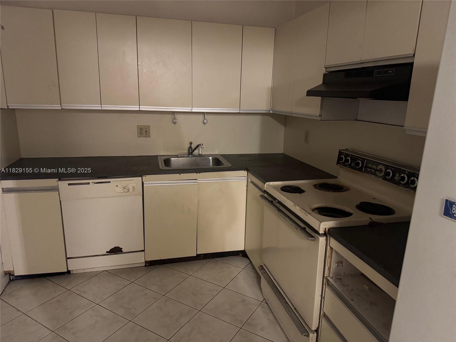 OLYMPUS CONDO PHASE - Residential