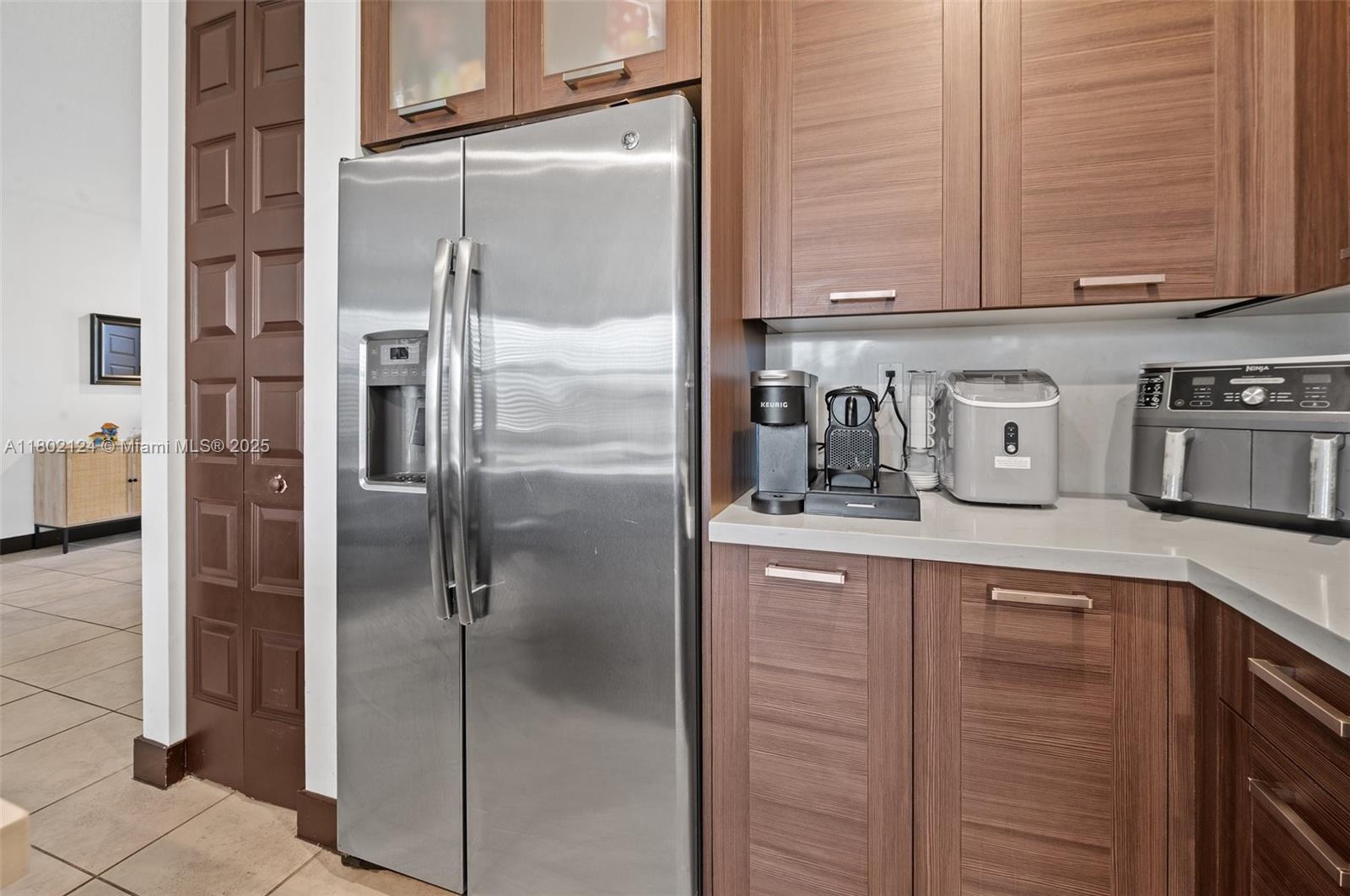 DUNNWOODY LAKE - Residential