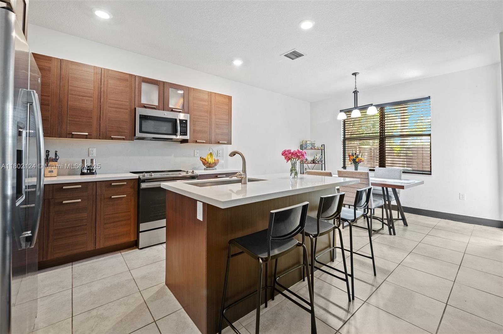 DUNNWOODY LAKE - Residential