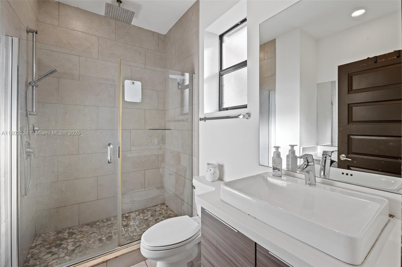 DUNNWOODY LAKE - Residential