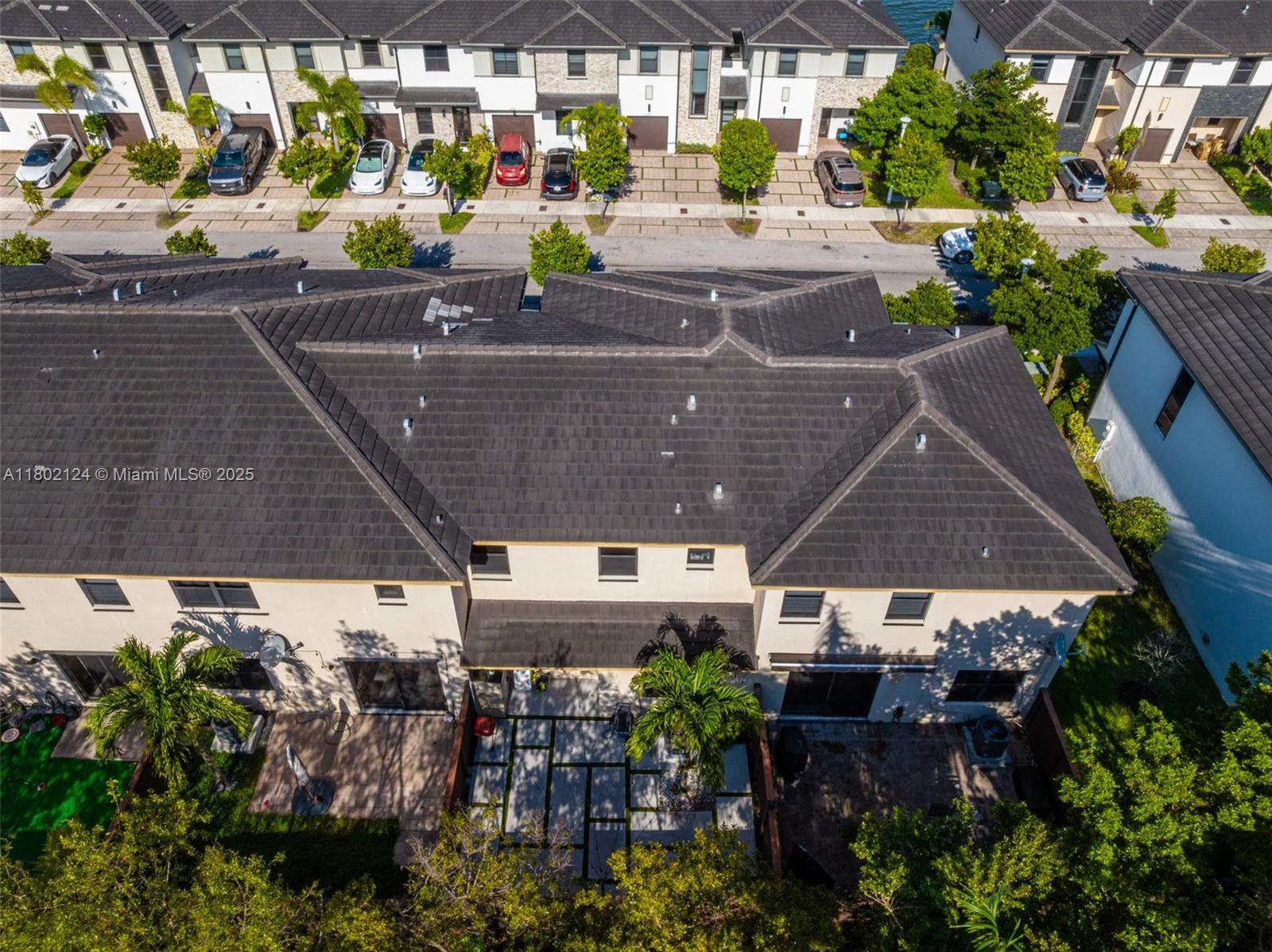 DUNNWOODY LAKE - Residential