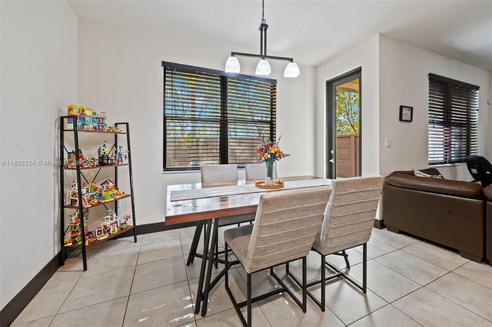 DUNNWOODY LAKE - Residential