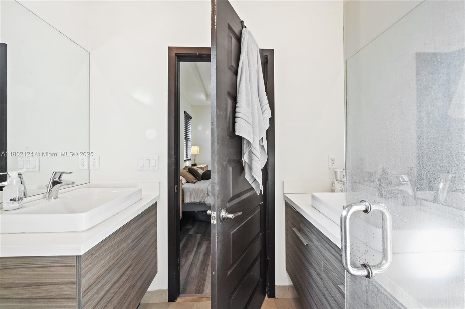 DUNNWOODY LAKE - Residential