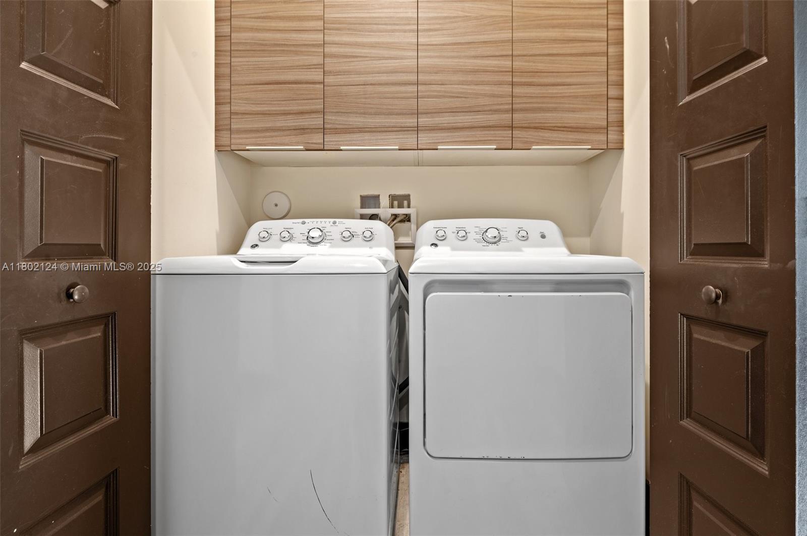 DUNNWOODY LAKE - Residential