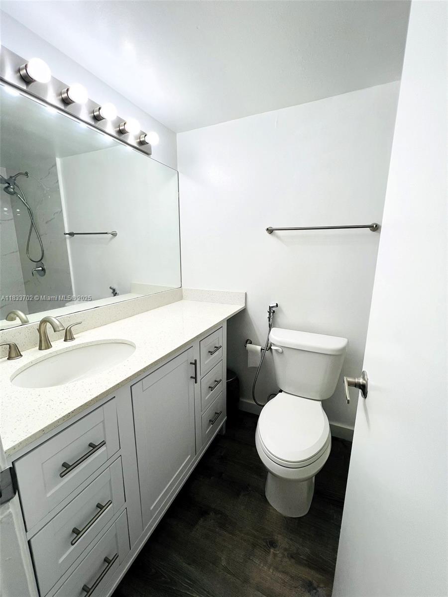 ADMIRAL TOWERS CONDO - Residential