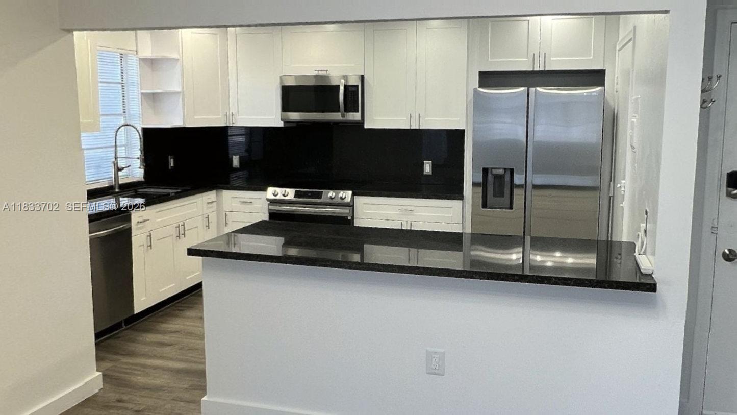 ADMIRAL TOWERS CONDO - Residential