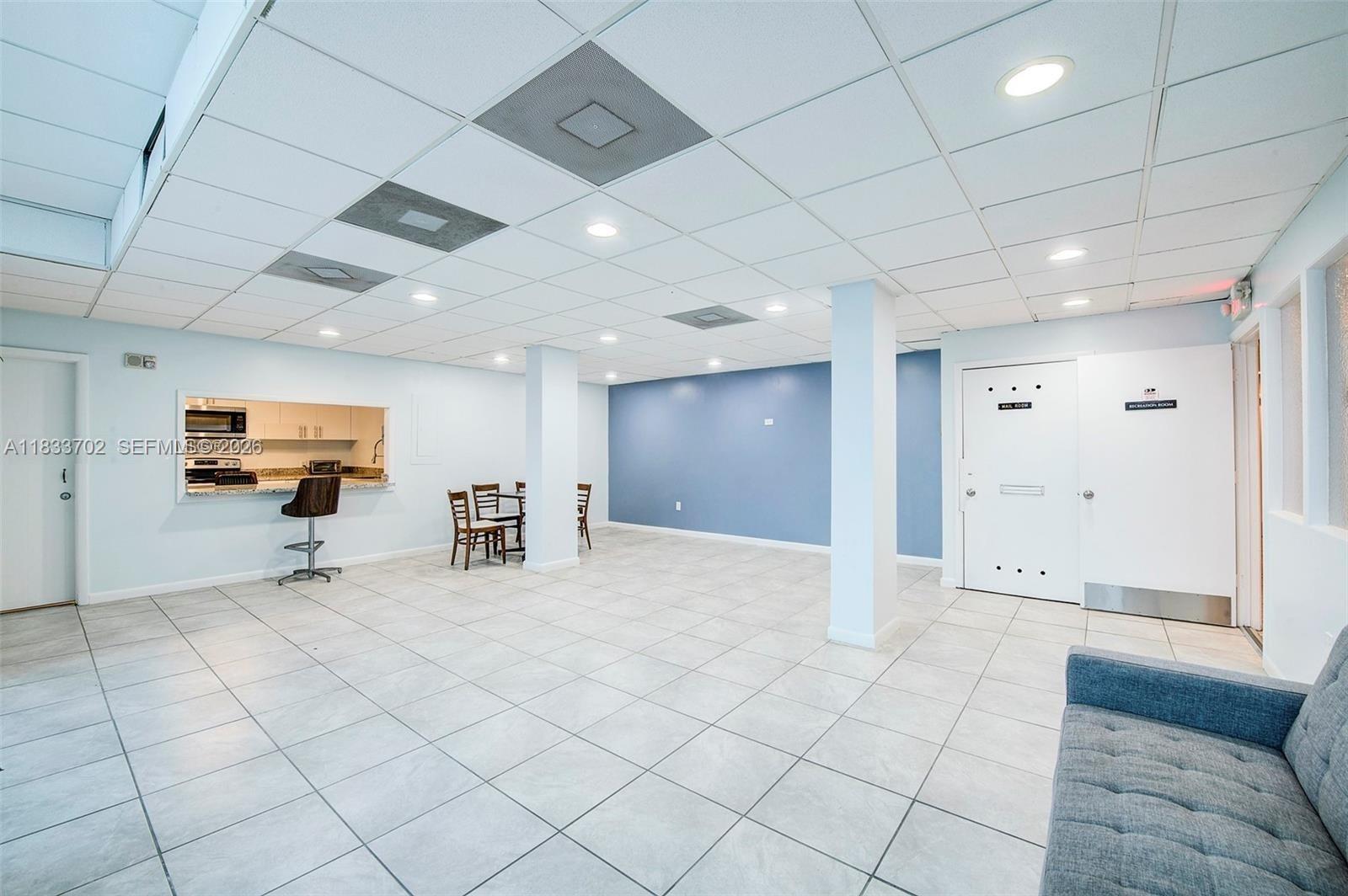 ADMIRAL TOWERS CONDO - Residential