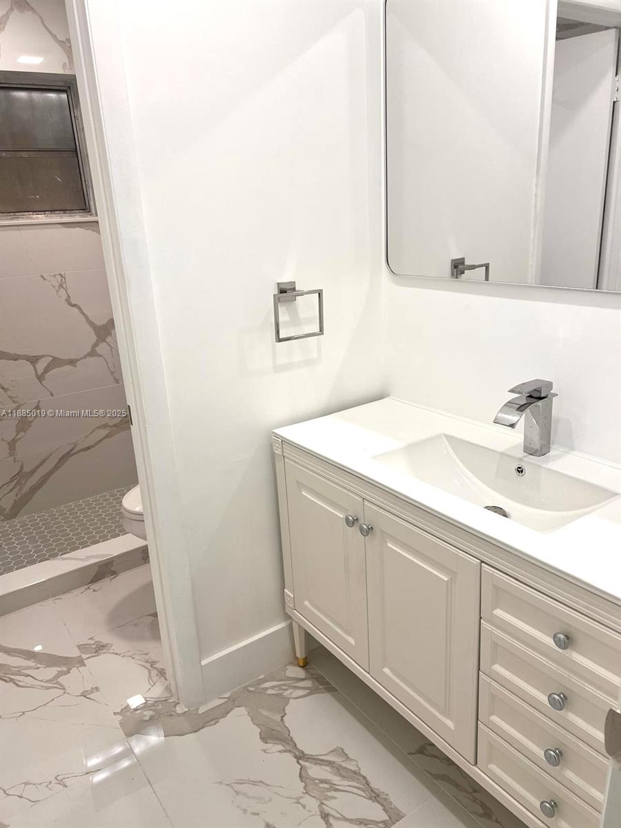 PALM SPRINGS ESTS 11TH AD - Residential Lease