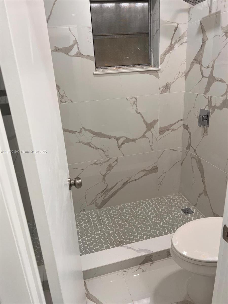 PALM SPRINGS ESTS 11TH AD - Residential Lease
