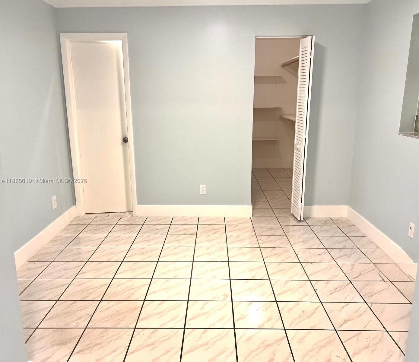 PALM SPRINGS ESTS 11TH AD - Residential Lease