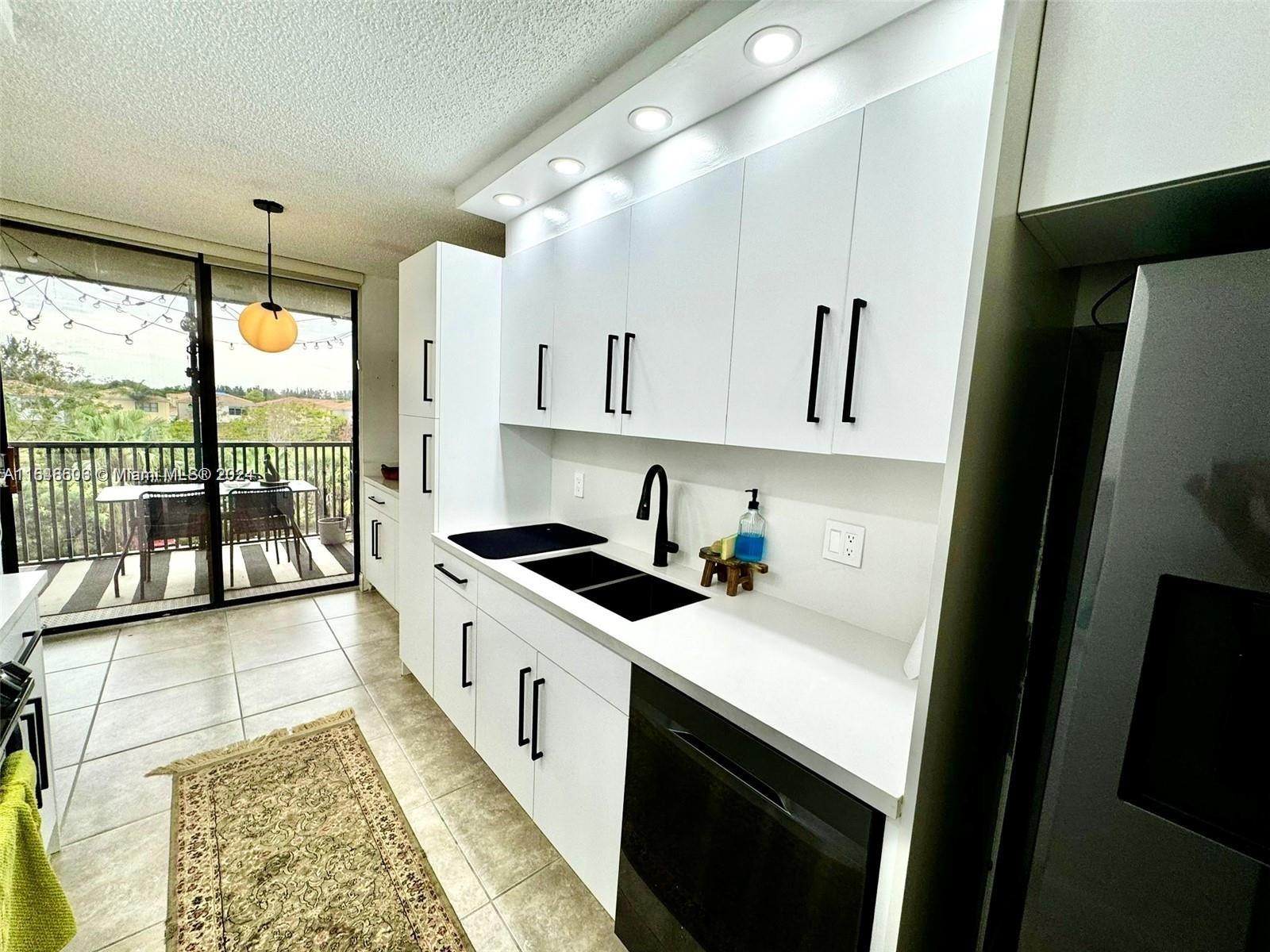 CHANTILLY CONDO - Residential