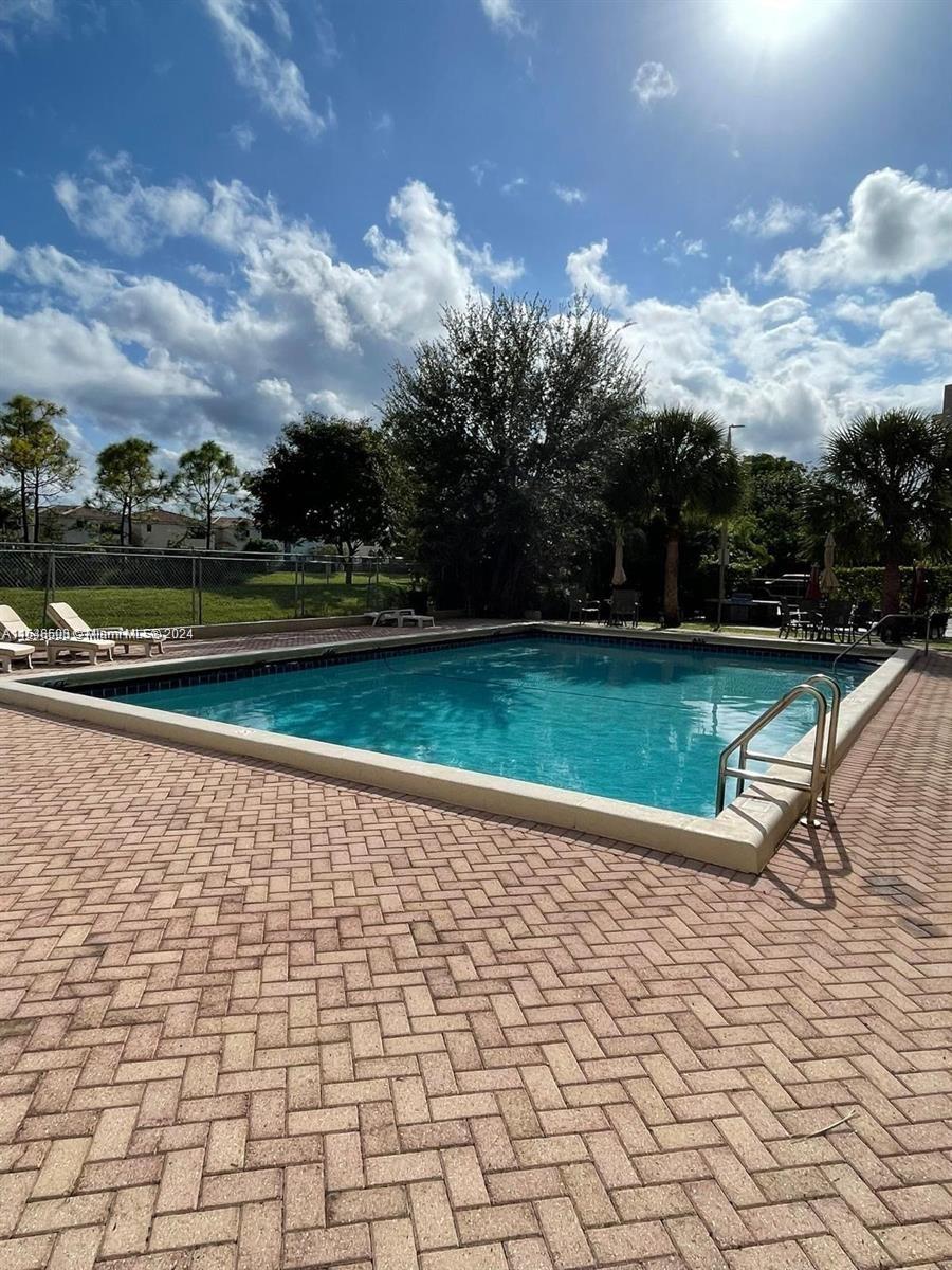 CHANTILLY CONDO - Residential