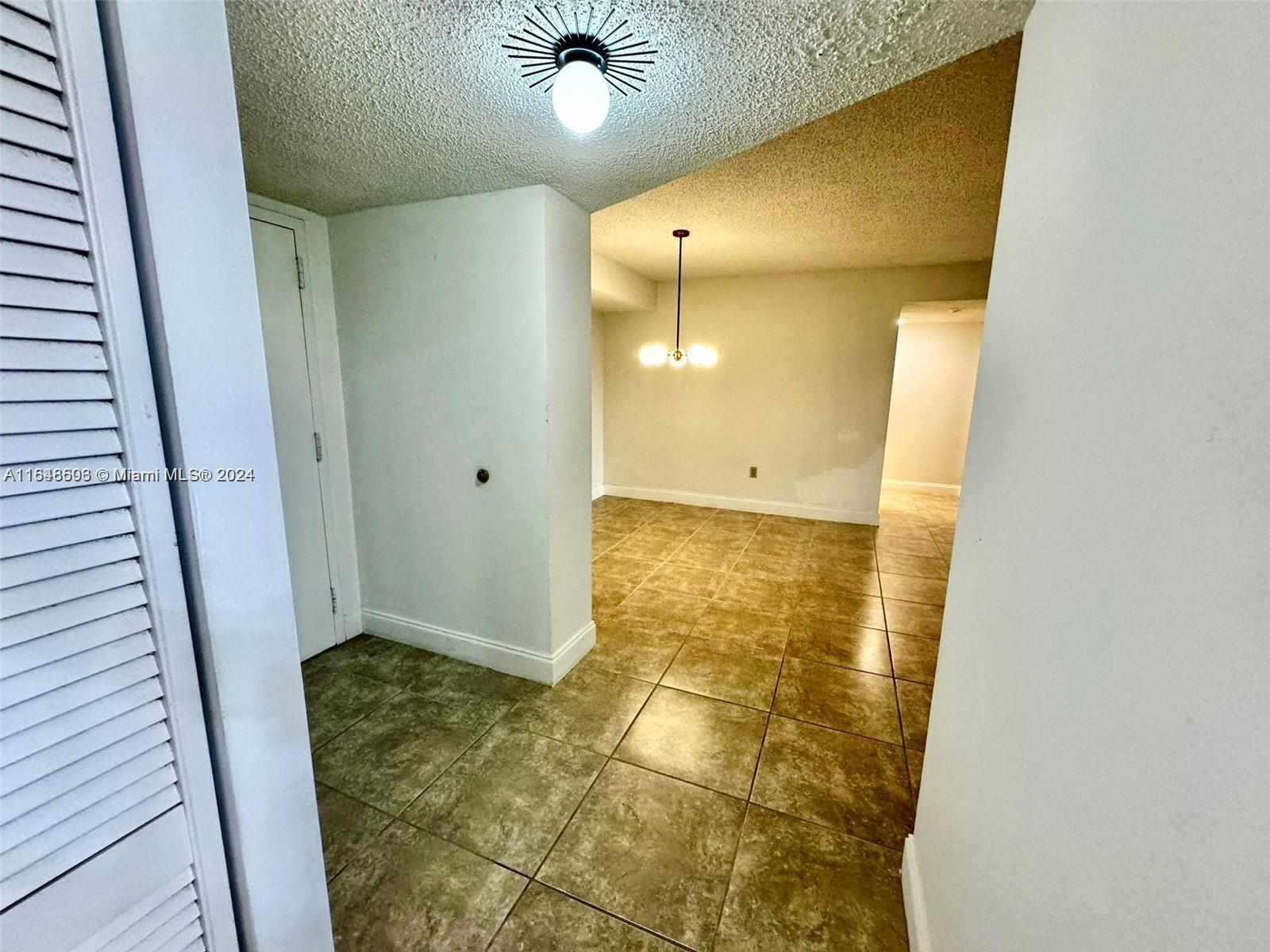 CHANTILLY CONDO - Residential