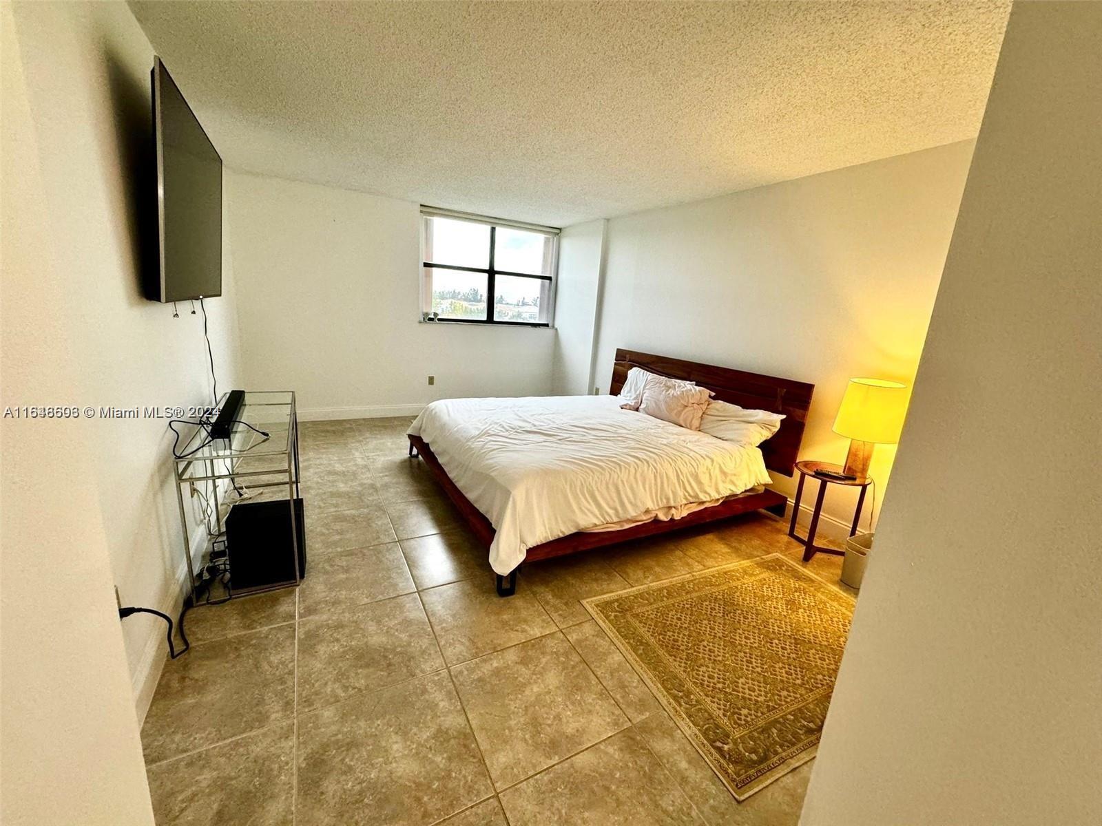 CHANTILLY CONDO - Residential