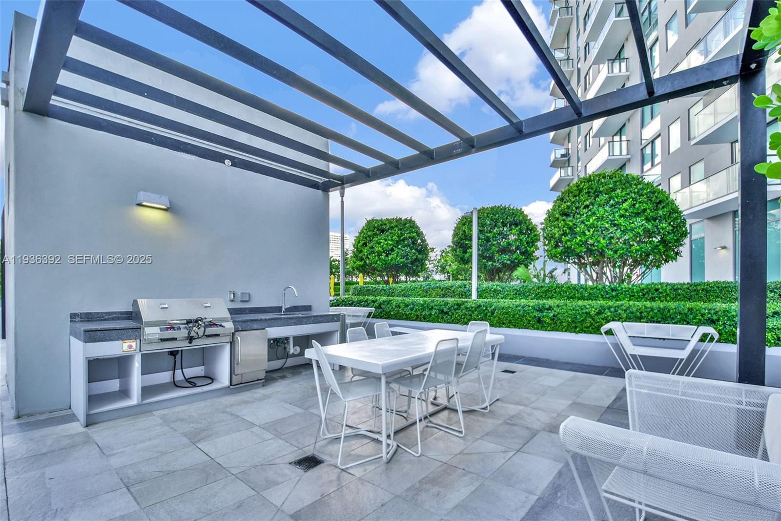 PARAISO BAYVIEWS CONDO - Residential