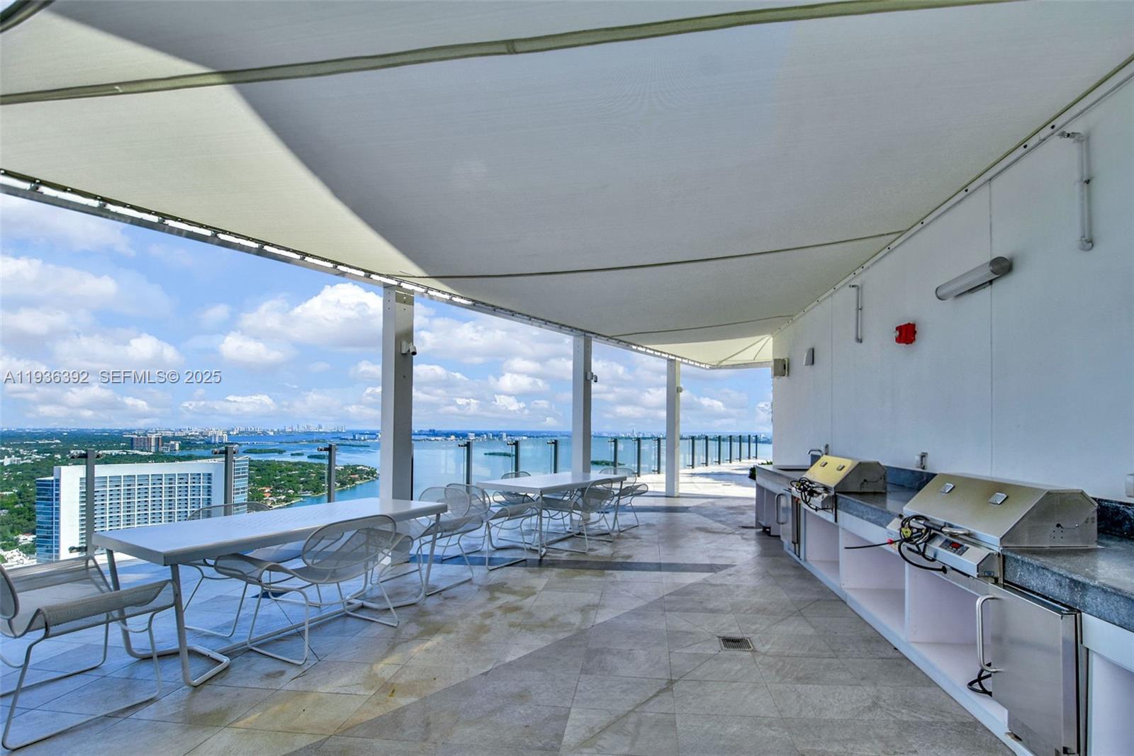 PARAISO BAYVIEWS CONDO - Residential