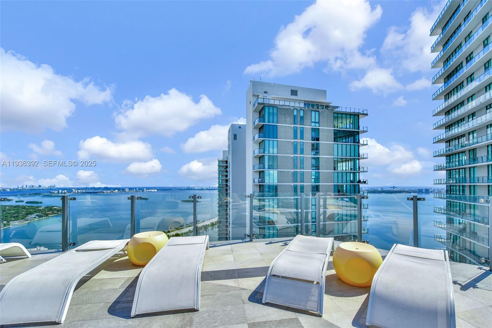 PARAISO BAYVIEWS CONDO - Residential