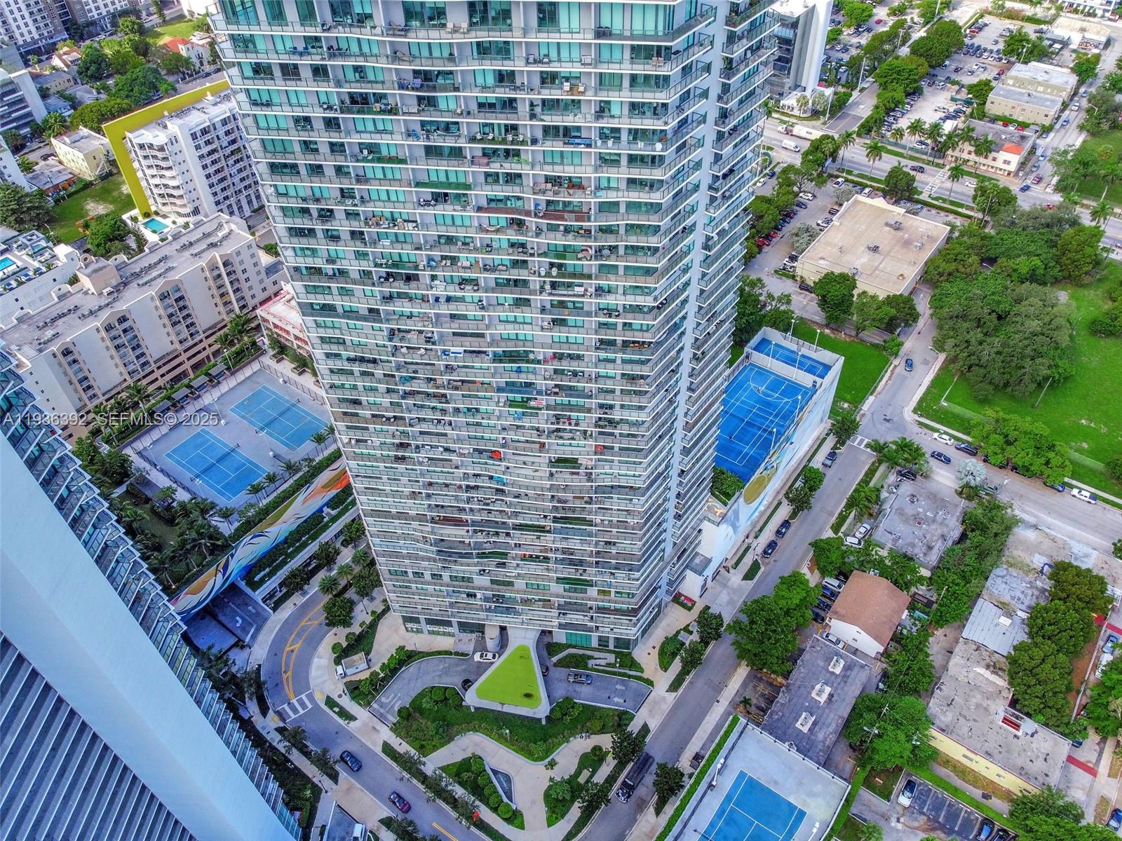 PARAISO BAYVIEWS CONDO - Residential