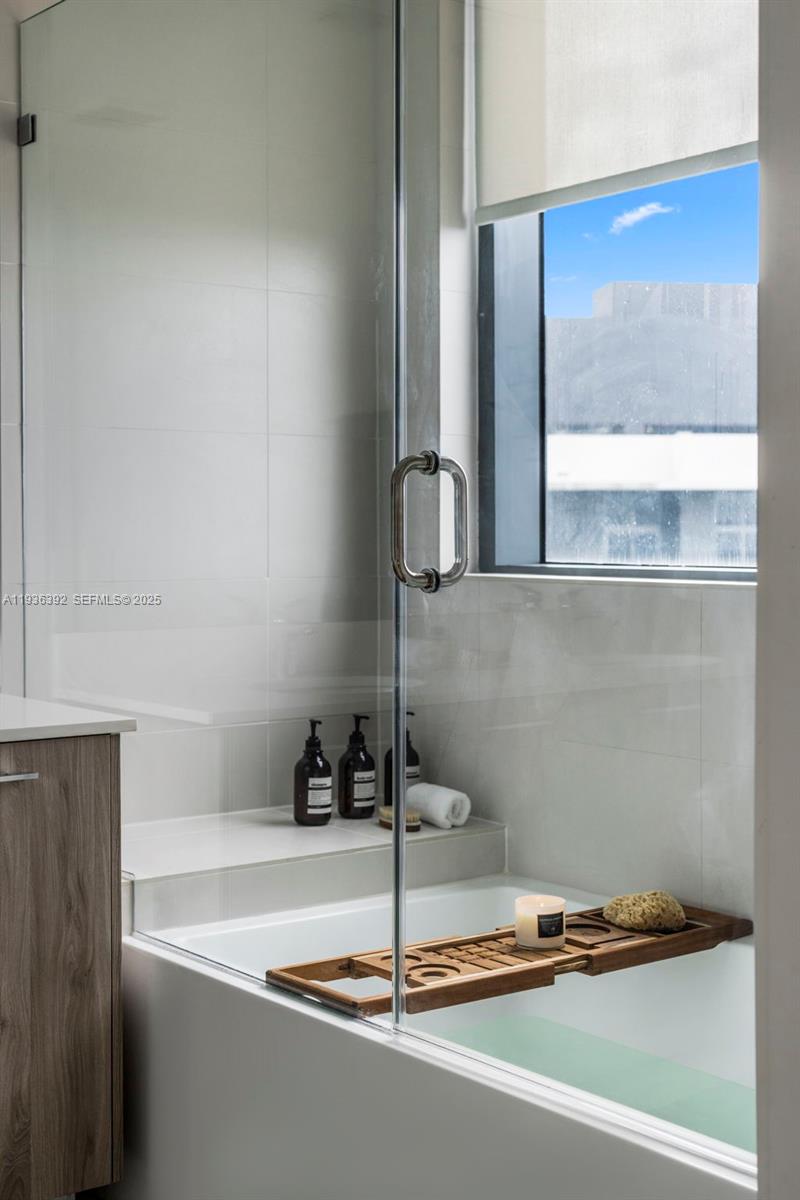 PARAISO BAYVIEWS CONDO - Residential