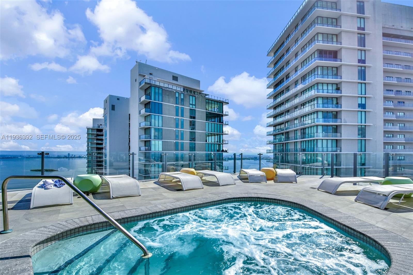 PARAISO BAYVIEWS CONDO - Residential