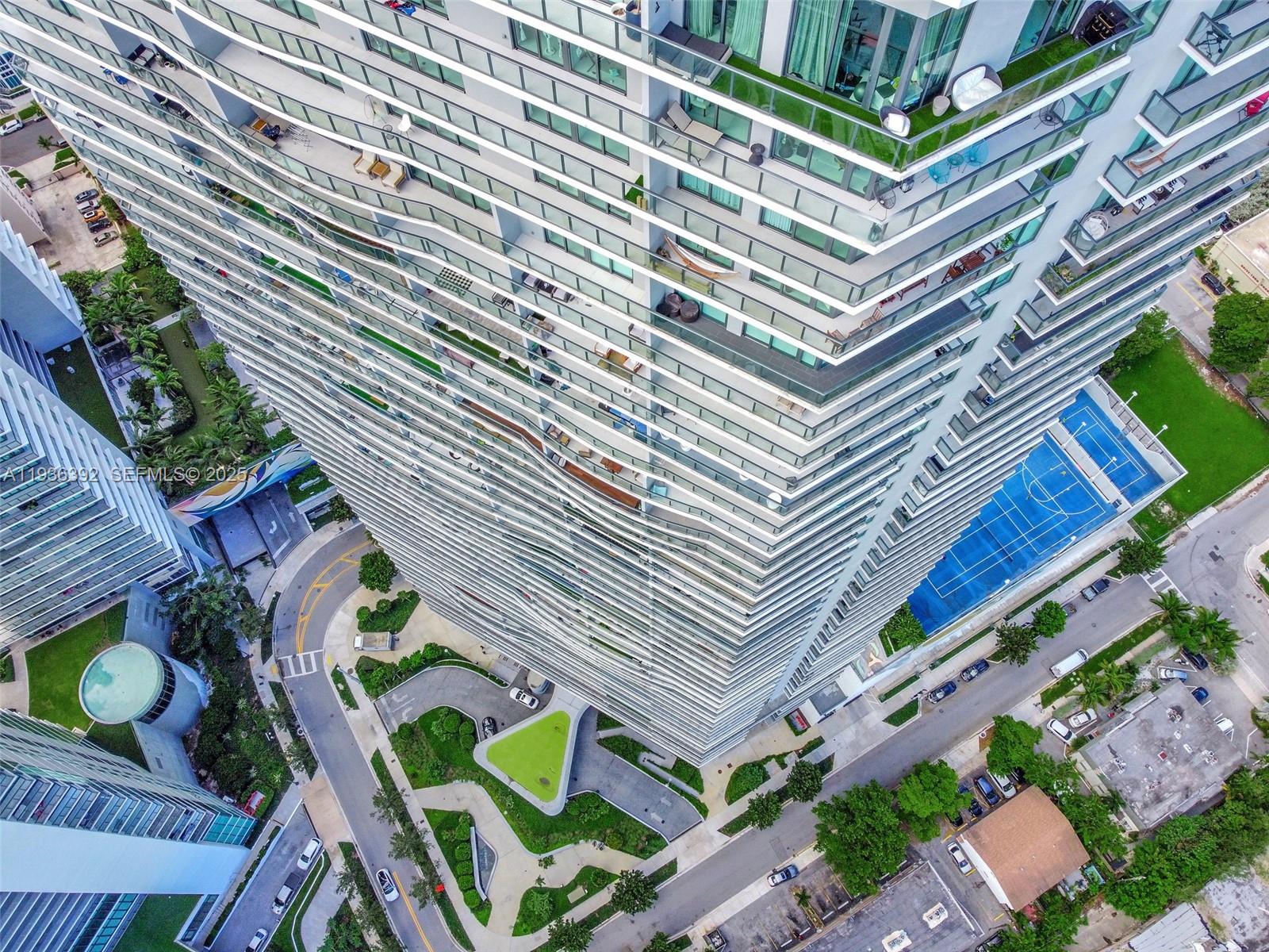 PARAISO BAYVIEWS CONDO - Residential