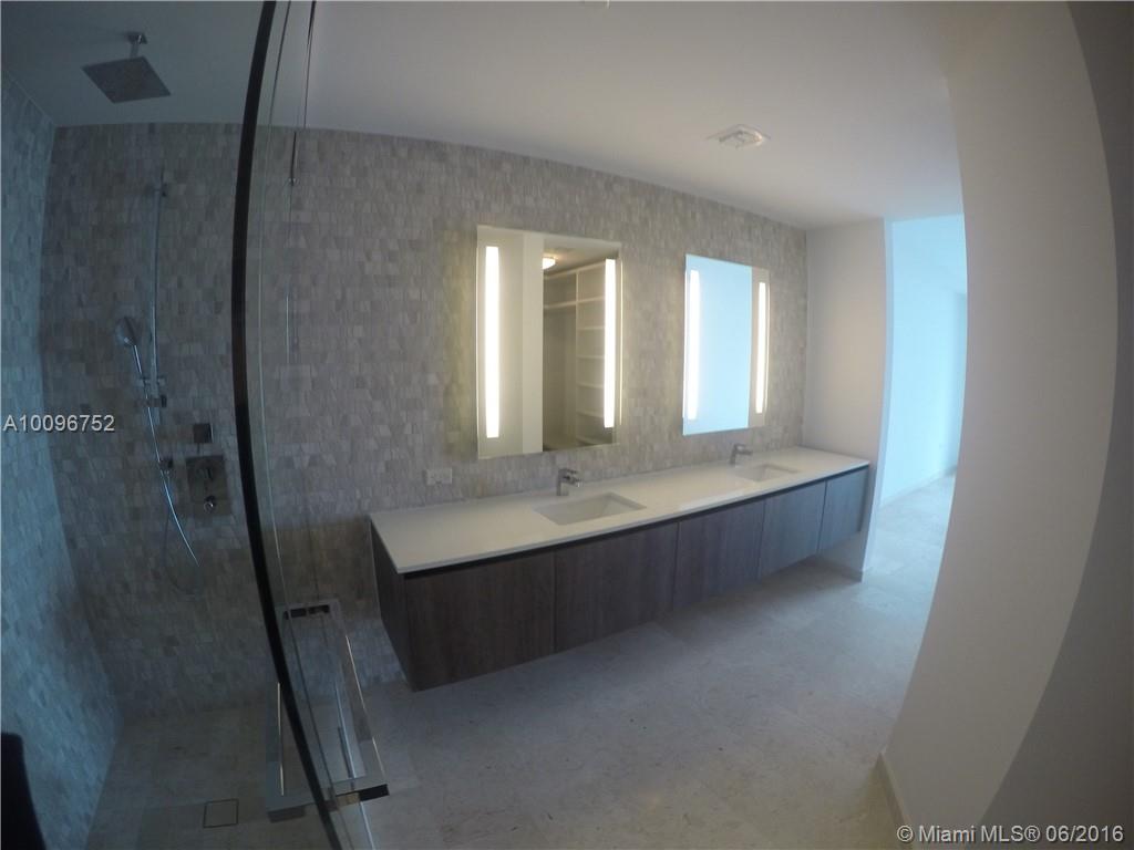 REACH BRICKELL CITY CENTR - Residential Lease