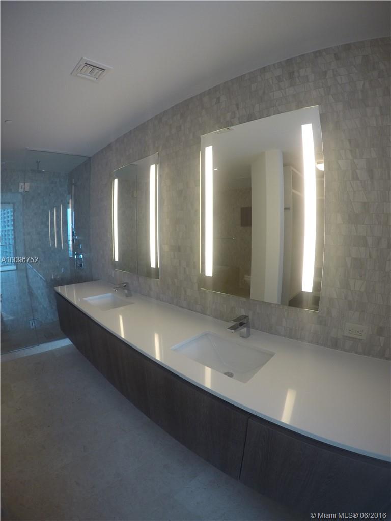 REACH BRICKELL CITY CENTR - Residential Lease