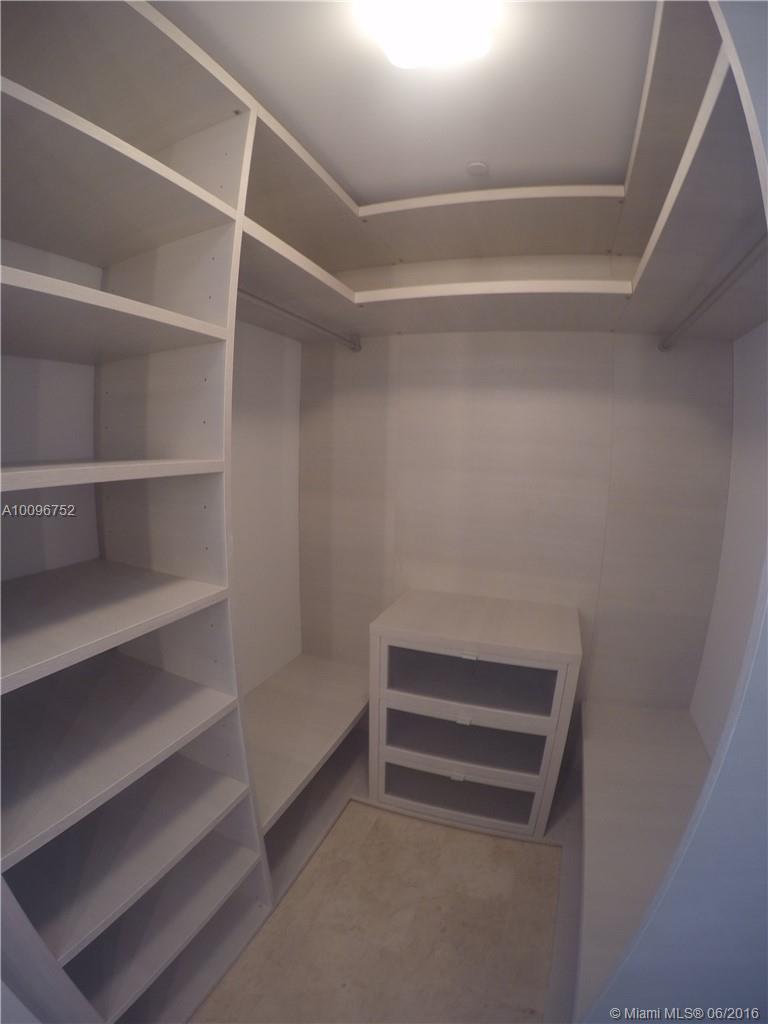 REACH BRICKELL CITY CENTR - Residential Lease
