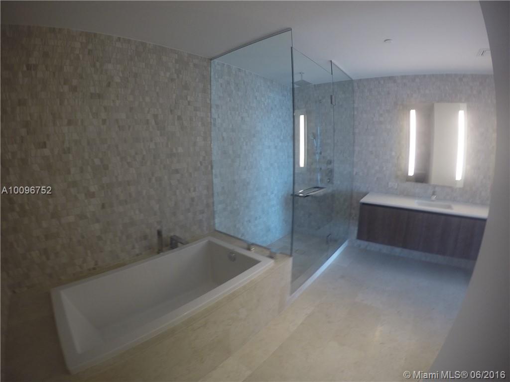 REACH BRICKELL CITY CENTR - Residential Lease