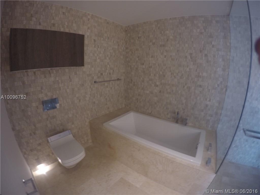 REACH BRICKELL CITY CENTR - Residential Lease