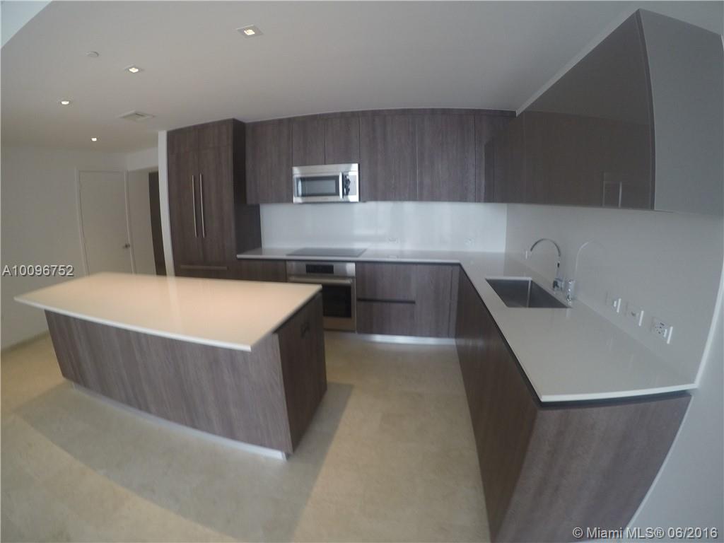 REACH BRICKELL CITY CENTR - Residential Lease