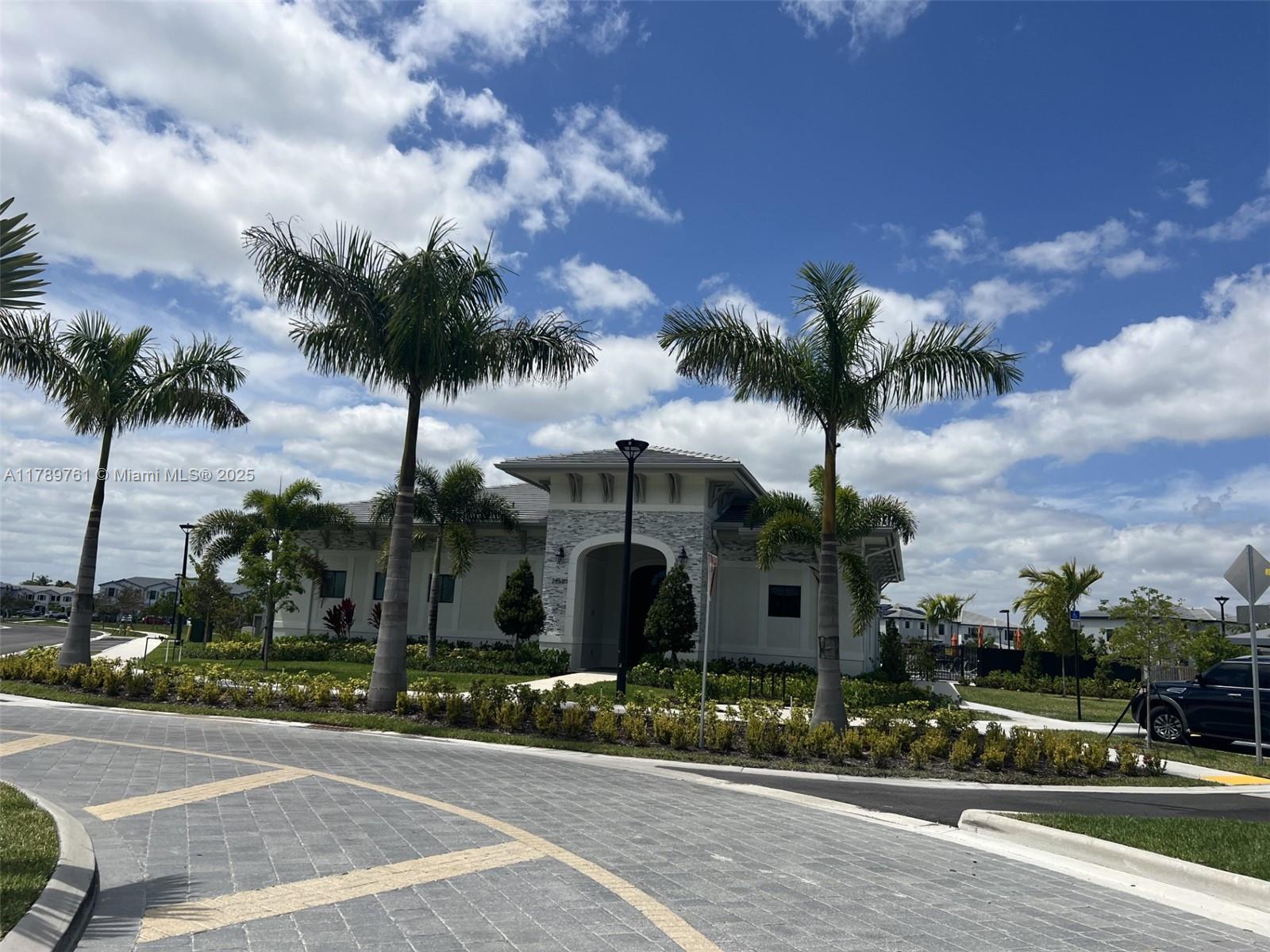 PINE ISLE - Residential