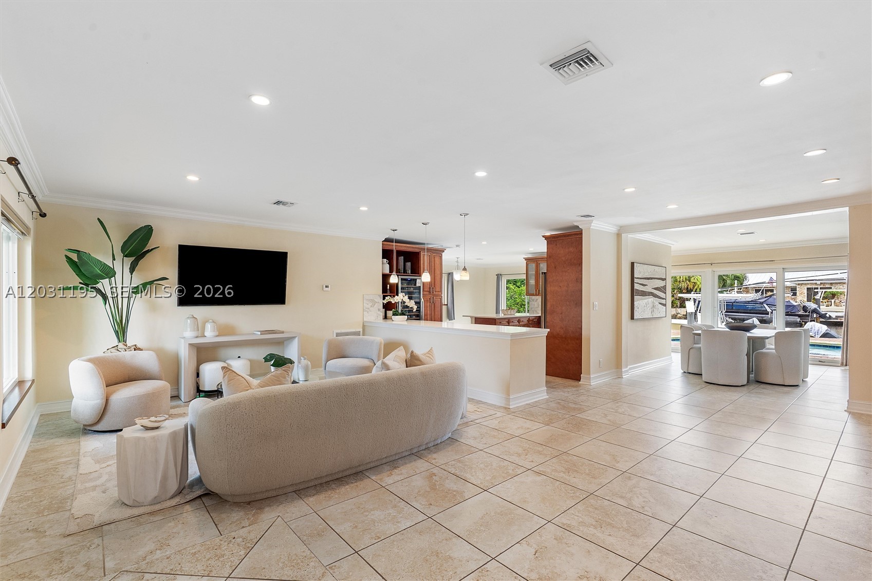 370 SE 12th Ave