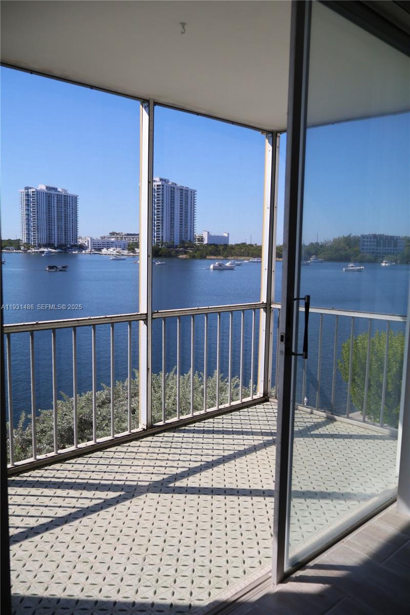 POINT EAST SEC 4 CONDO - Residential