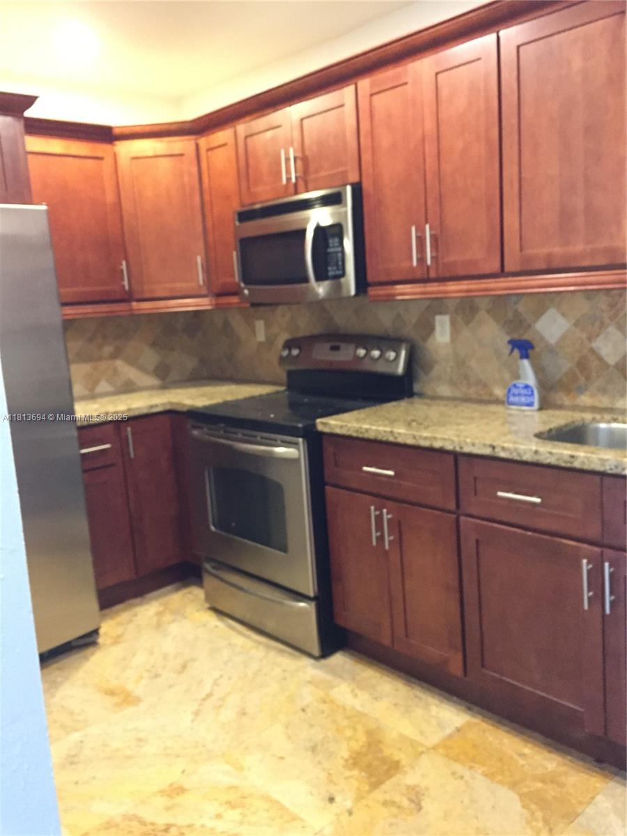 Rental Property at 7907 Sw 104th St 203H, Miami, Broward County, Florida - Bedrooms: 1 
Bathrooms: 1  - $2,000 MO.