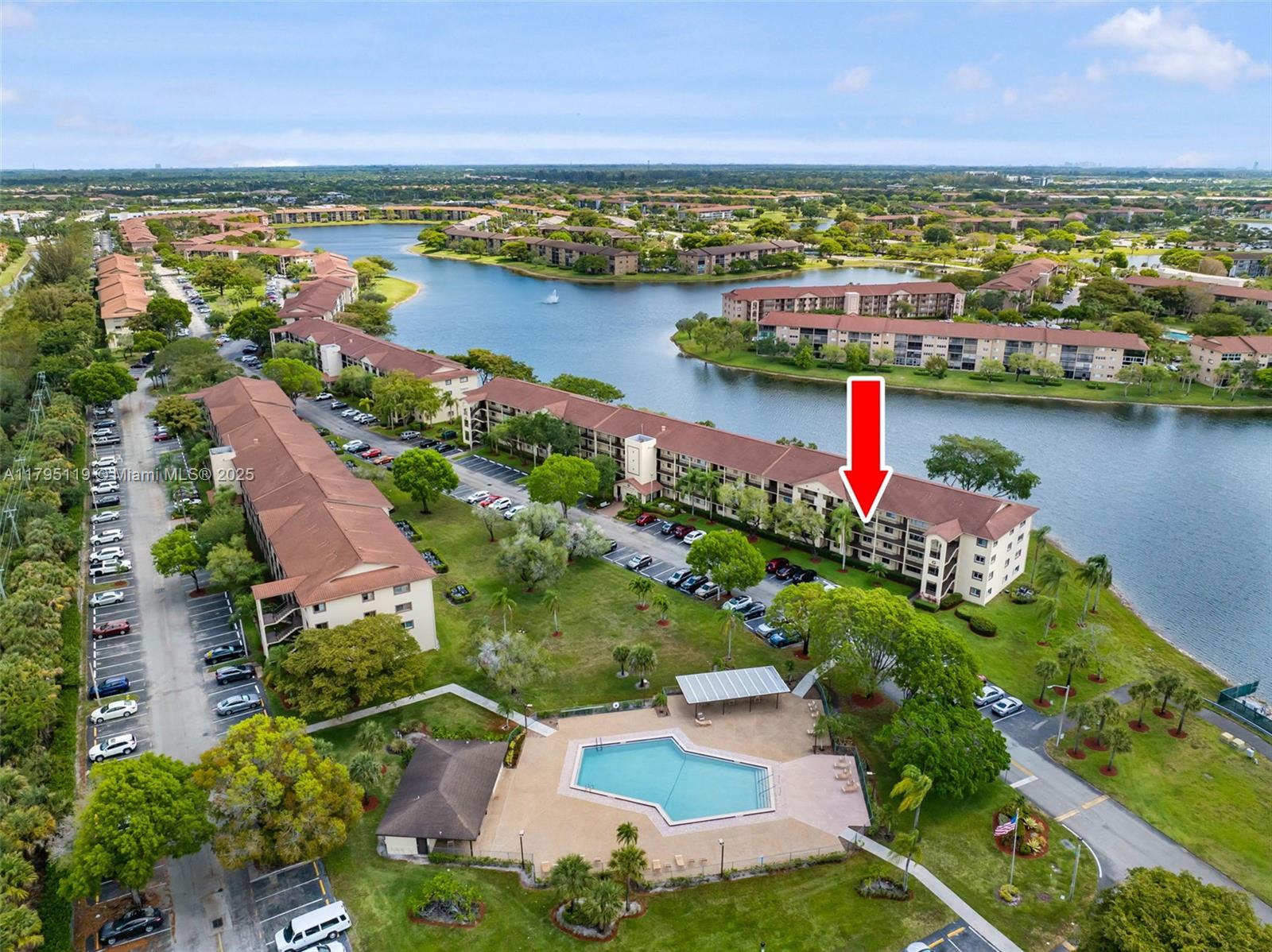 SUFFOLK AT CENTURY VILLAG - Residential