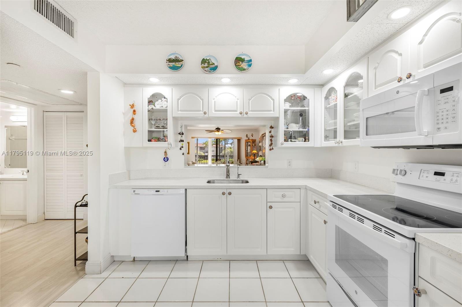 SUFFOLK AT CENTURY VILLAG - Residential