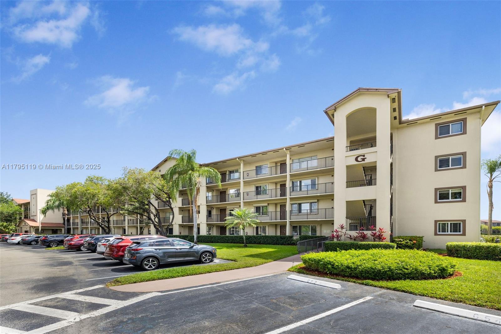 SUFFOLK AT CENTURY VILLAG - Residential