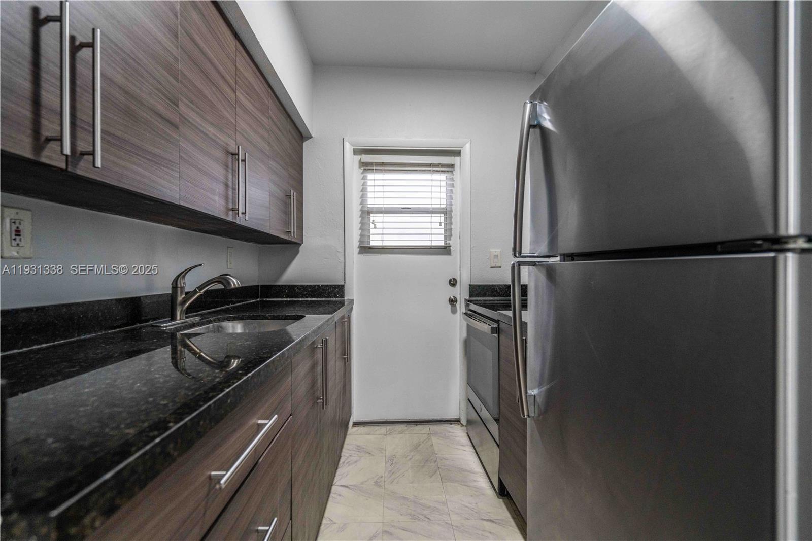 ALTOS DEL MAR - Residential Lease