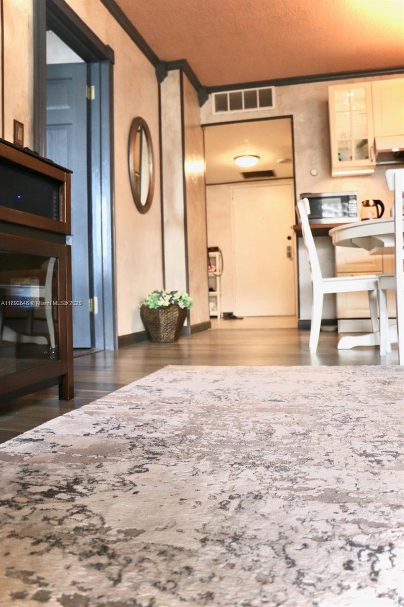 OLYMPUS CONDO PHASE - Residential Lease