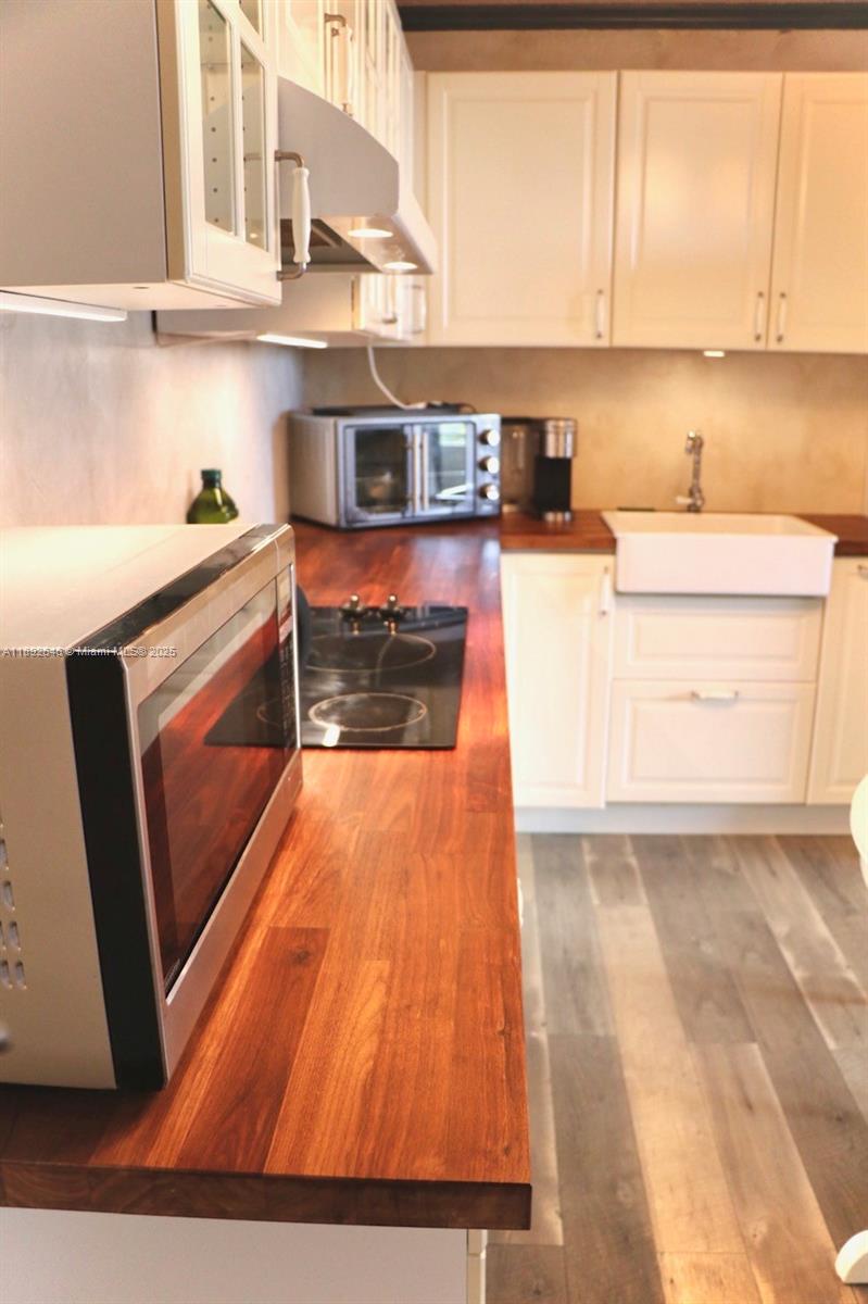 OLYMPUS CONDO PHASE - Residential Lease