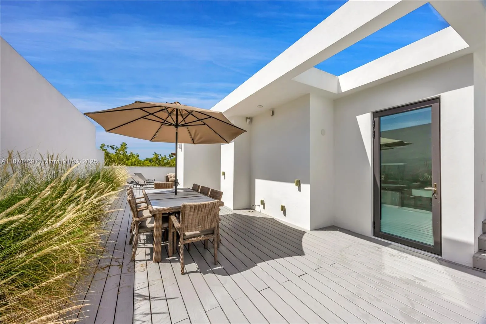 Coral Gables, Florida 33134, United States, 6 Bedrooms Bedrooms, ,6 BathroomsBathrooms,Residential,Active,202075