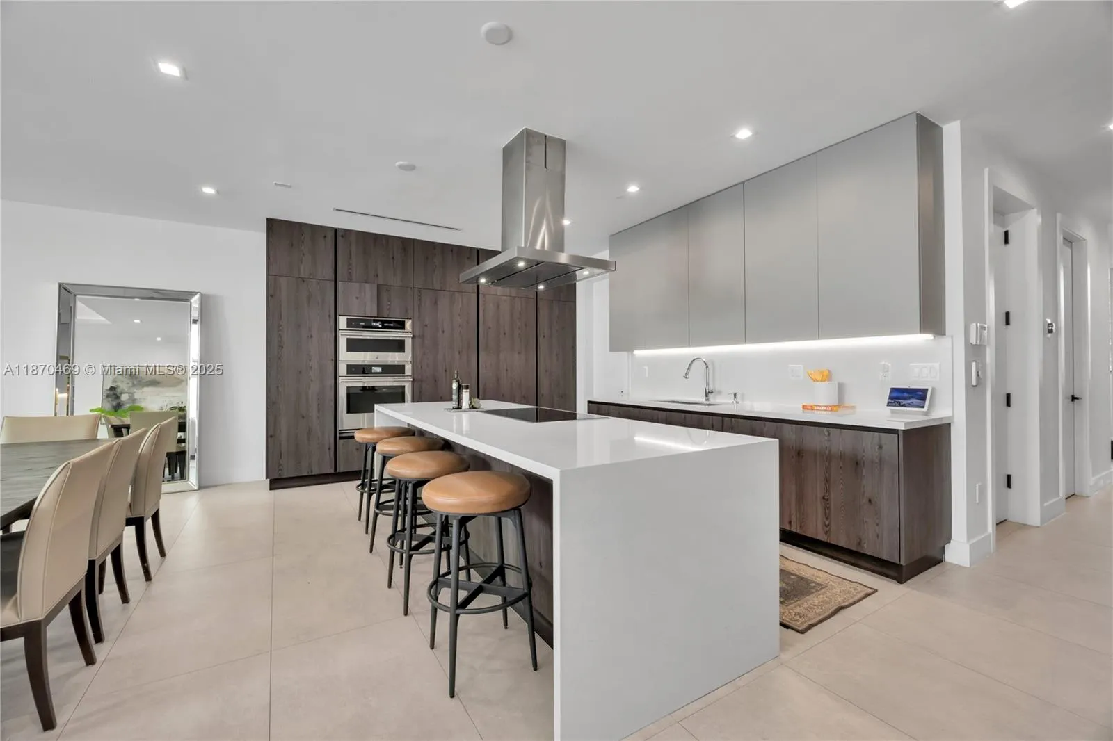 Coral Gables, Florida 33134, United States, 6 Bedrooms Bedrooms, ,6 BathroomsBathrooms,Residential,Active,202075