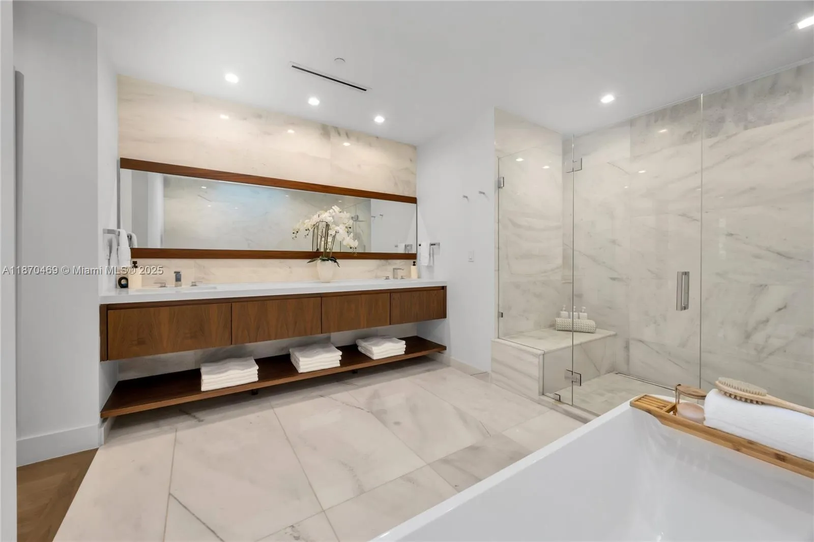 Coral Gables, Florida 33134, United States, 6 Bedrooms Bedrooms, ,6 BathroomsBathrooms,Residential,Active,202075