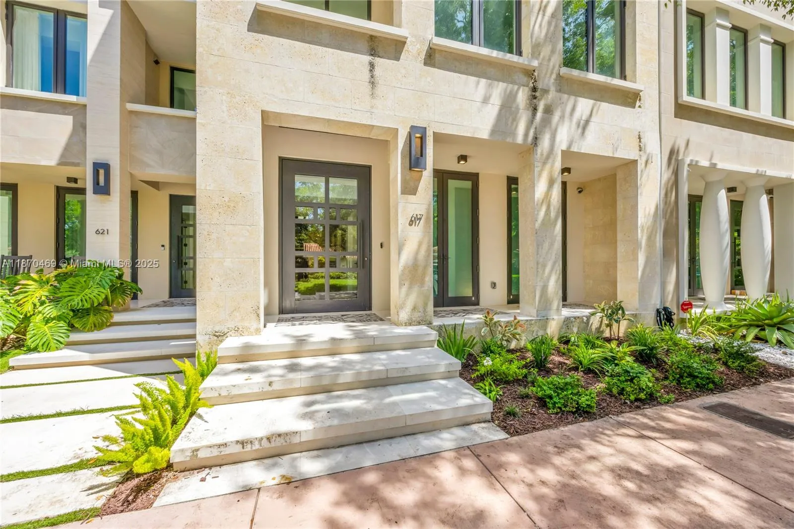 Coral Gables, Florida 33134, United States, 6 Bedrooms Bedrooms, ,6 BathroomsBathrooms,Residential,Active,202075