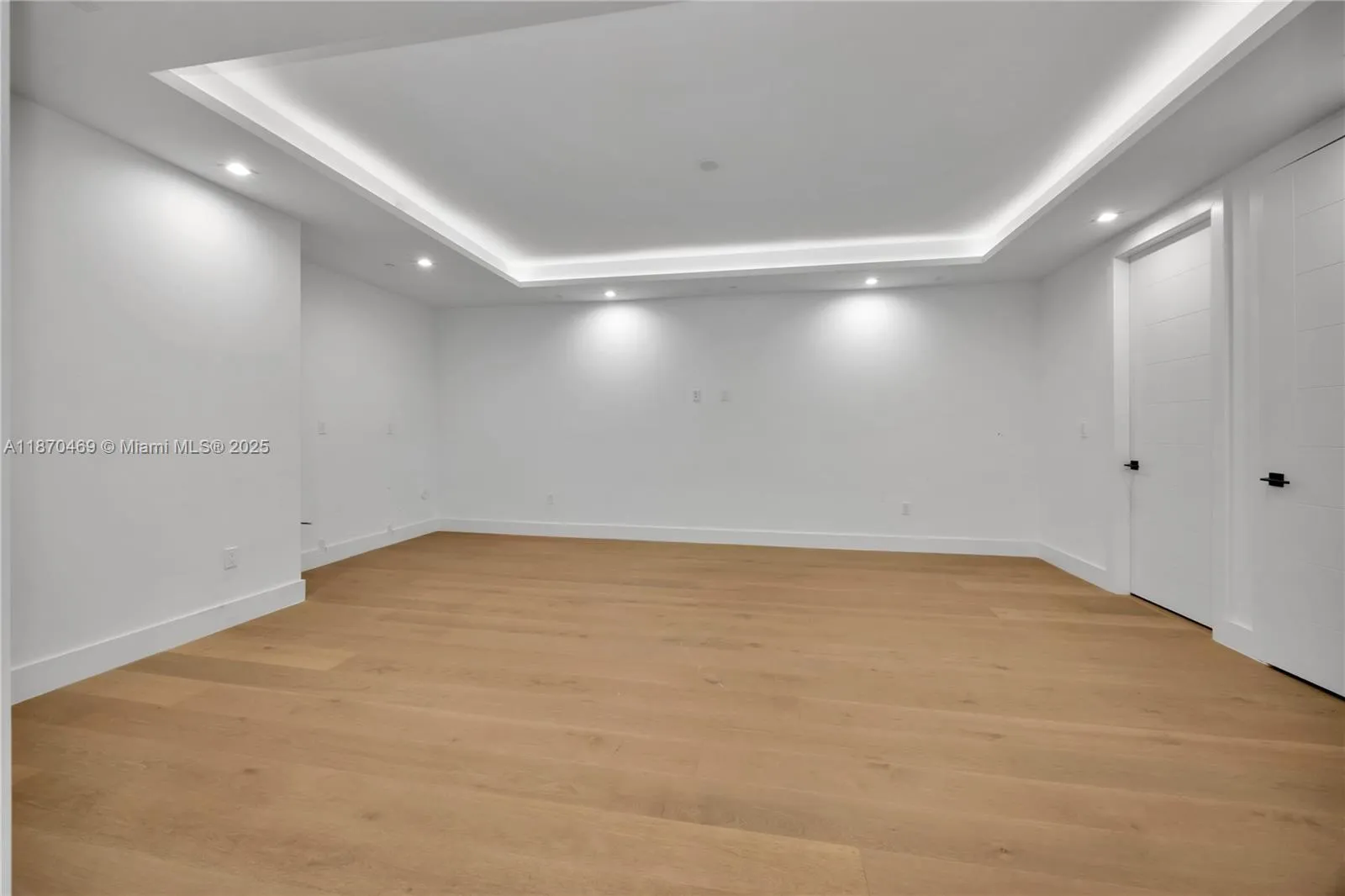 Coral Gables, Florida 33134, United States, 6 Bedrooms Bedrooms, ,6 BathroomsBathrooms,Residential,Active,202075