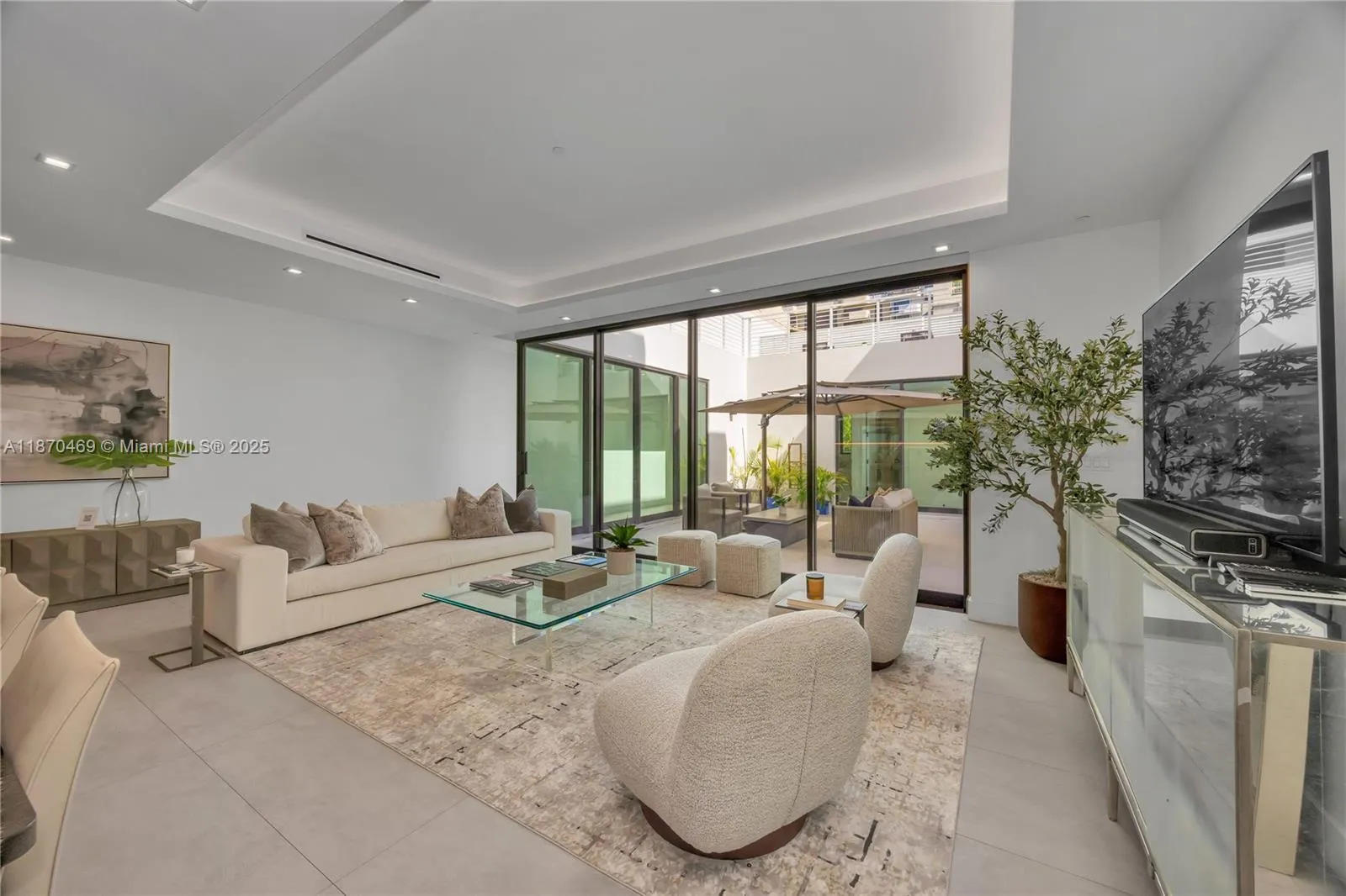 Coral Gables, Florida 33134, United States, 6 Bedrooms Bedrooms, ,6 BathroomsBathrooms,Residential,Active,202075