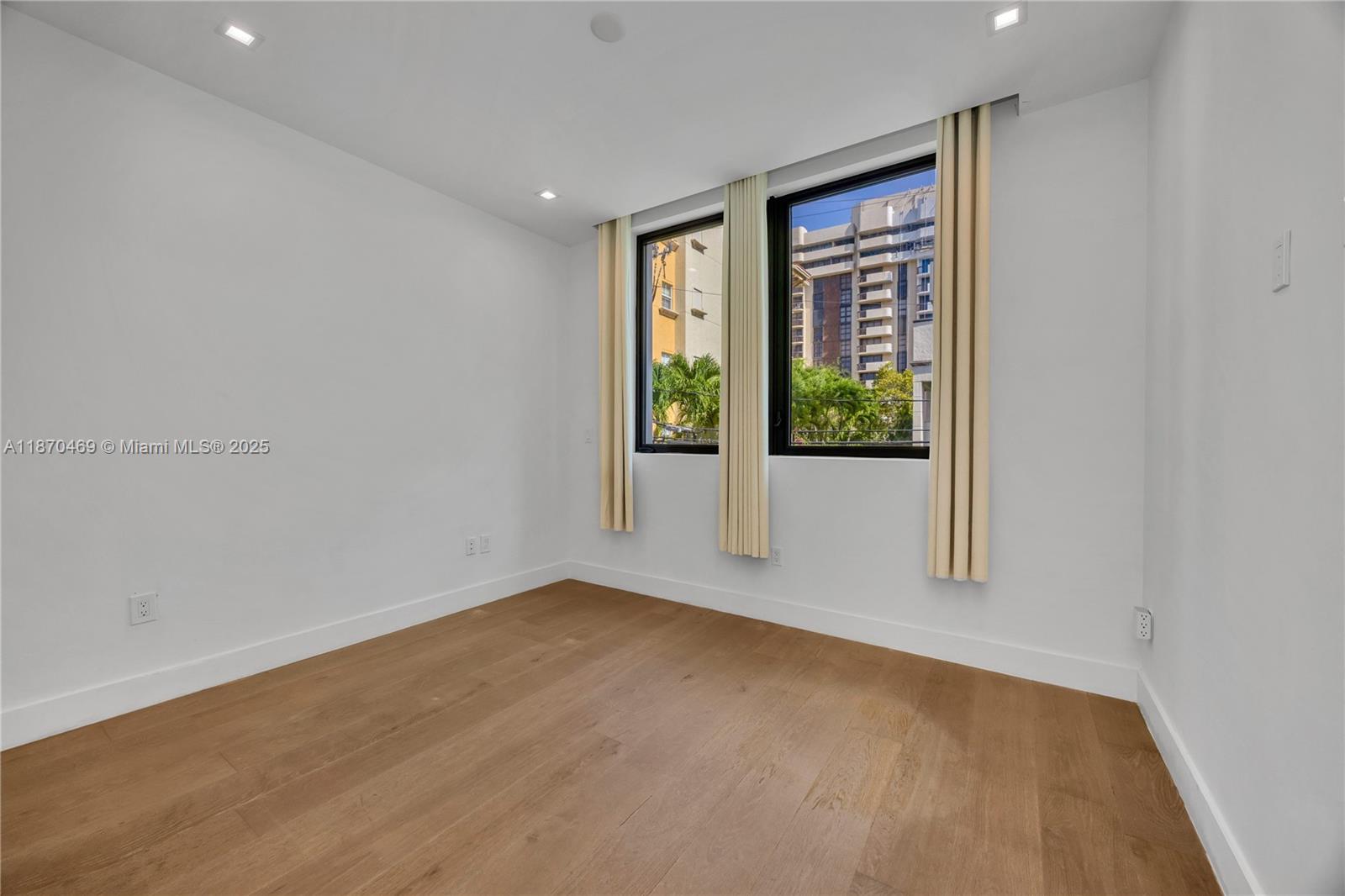 CORAL GABLES BILTMORE SEC - Residential