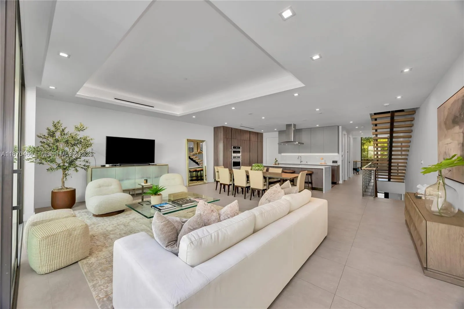 Coral Gables, Florida 33134, United States, 6 Bedrooms Bedrooms, ,6 BathroomsBathrooms,Residential,Active,202075